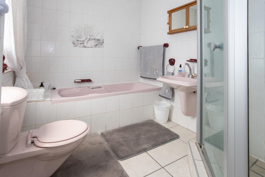 3 Bedroom Property for Sale in Ridgeworth Western Cape